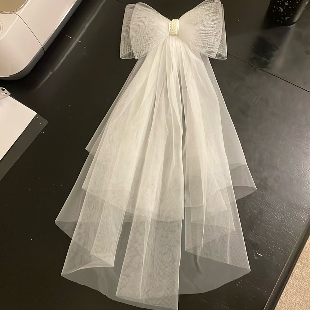 Short Bow Veil with Comb to Secure, Etsy